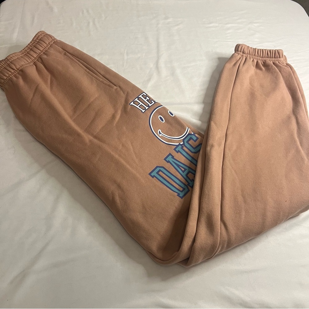 Hello Daisy Smiley Graphic Sweatpants XS Peach‎ Happy Mind Joggers